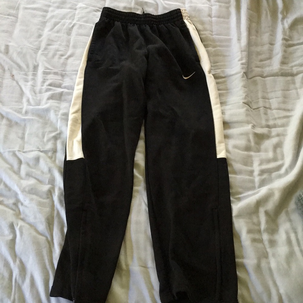 Men’s Black and White Nike Sweatpants (Small)